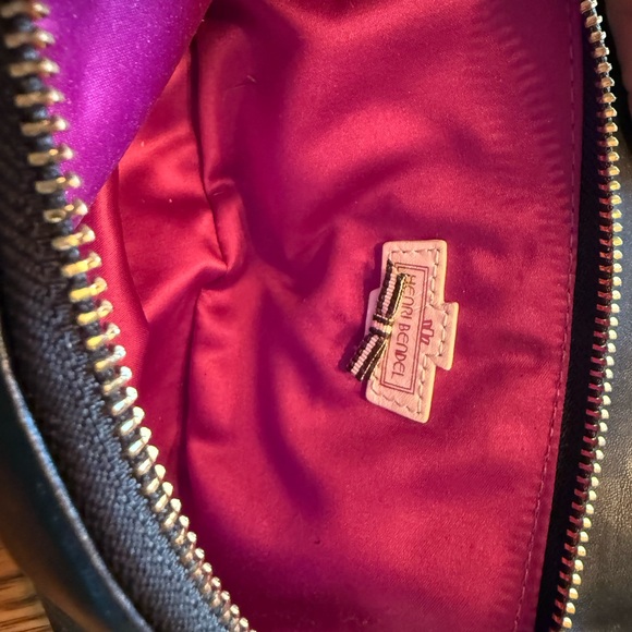 Henri Bendel Black Clutch/wristlet with Gold Chain snd pink interior - Picture 5 of 8